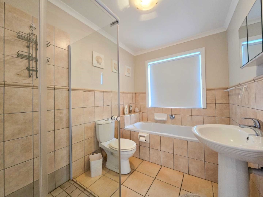 6 Bedroom Property for Sale in Nature On Sea Western Cape